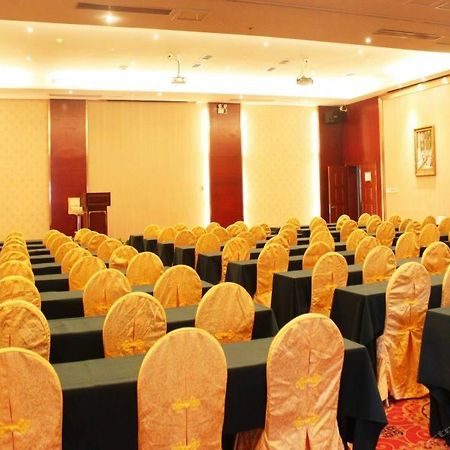 New Beacon Runfeng International Hotel Wuhan Exterior photo