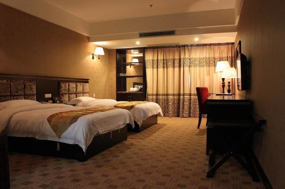 New Beacon Runfeng International Hotel Wuhan Exterior photo